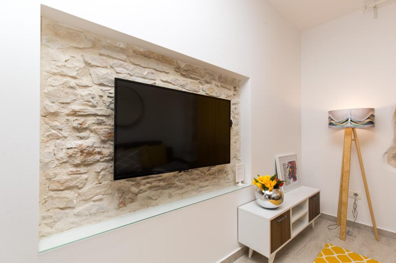 Stay Inn Arena Center Pula Exterior photo